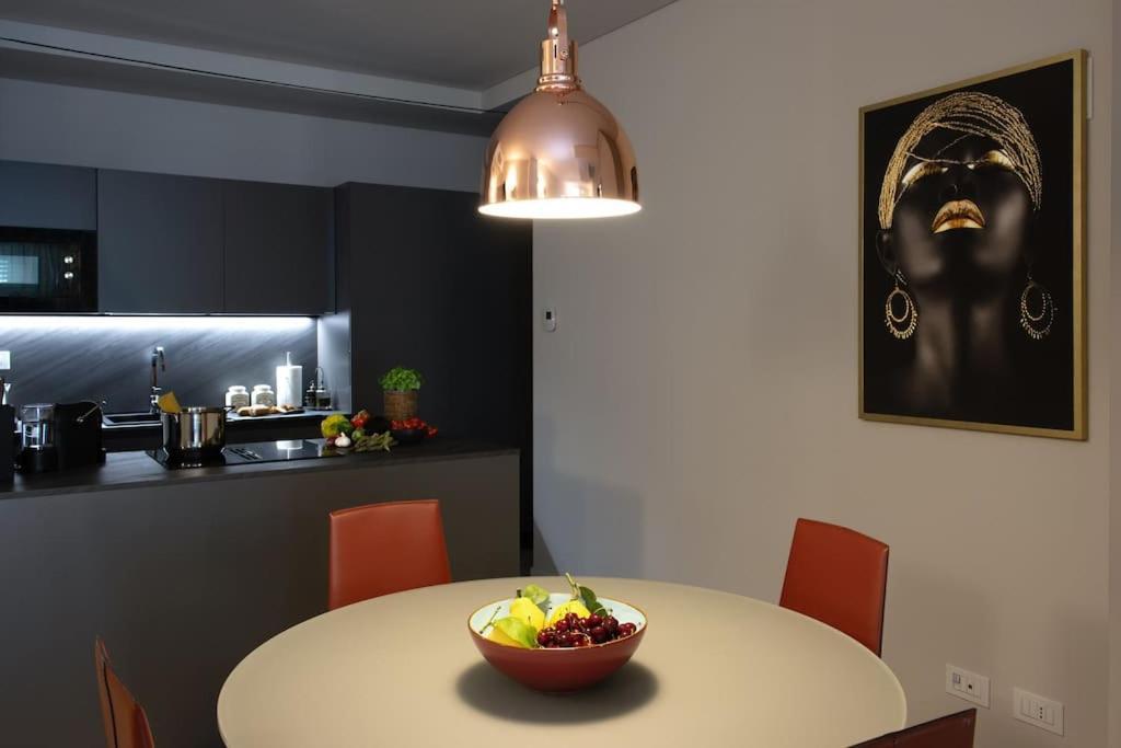 Cicerone Apartment Bergamo Bagian luar foto