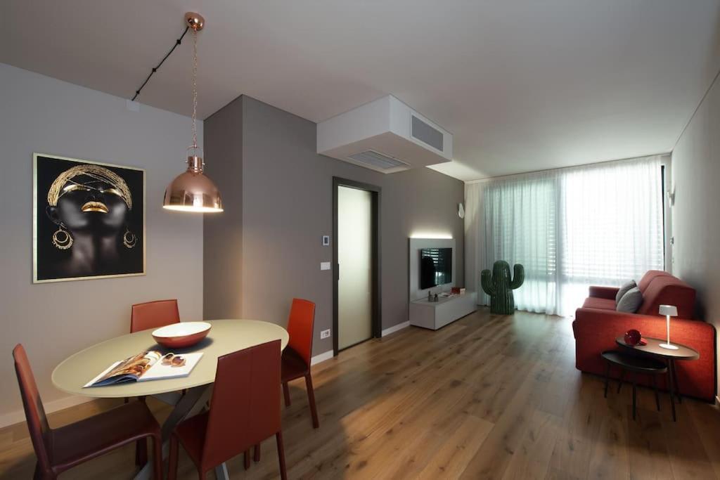 Cicerone Apartment Bergamo Bagian luar foto