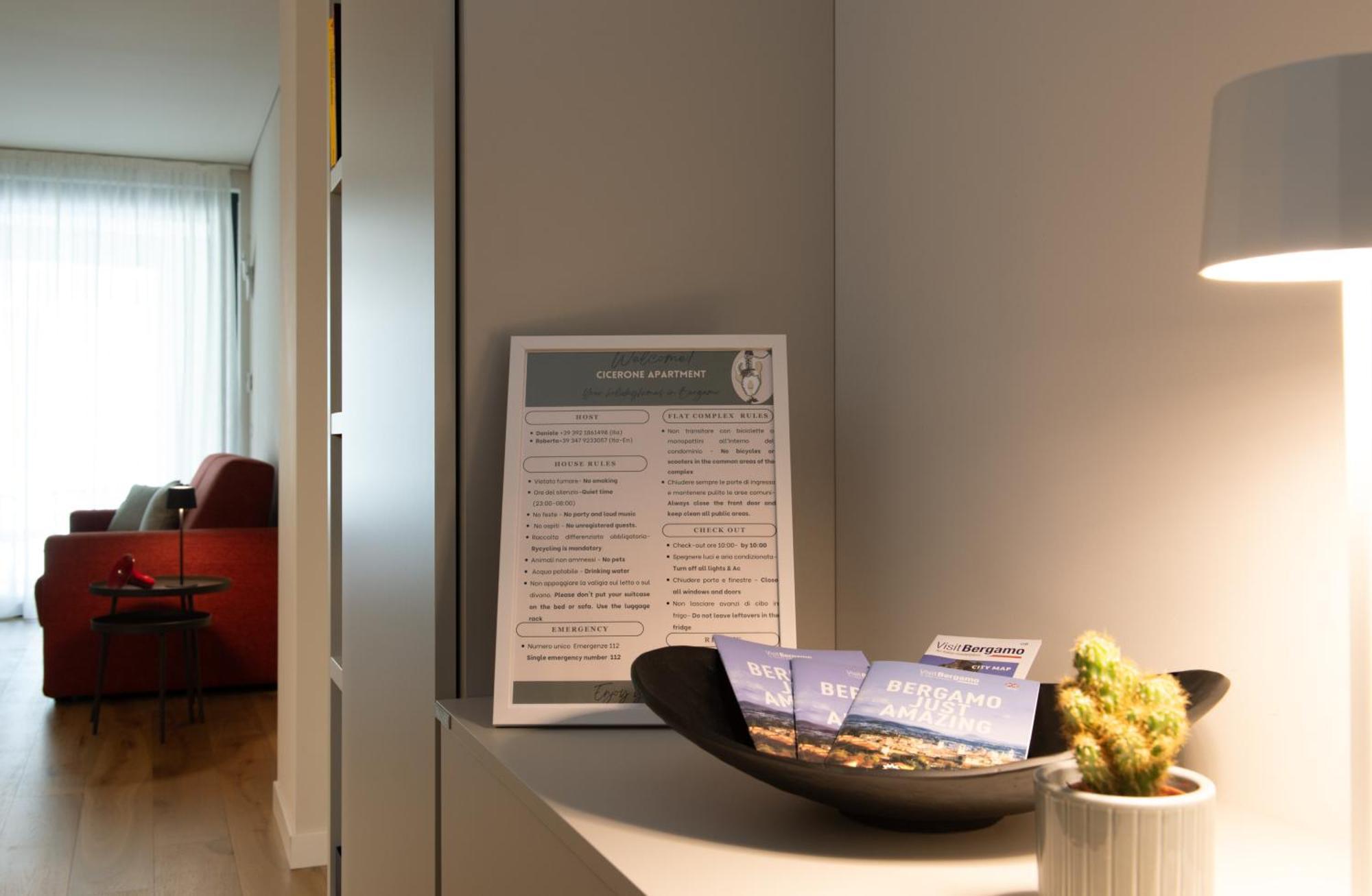 Cicerone Apartment Bergamo Bagian luar foto